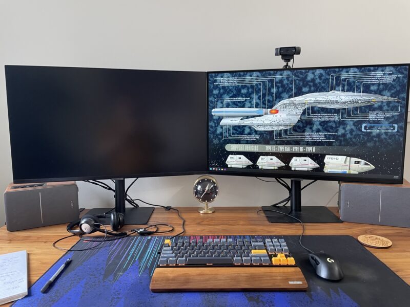 My two monitors, but the one on the left is still asleep, while the one on the right is awake